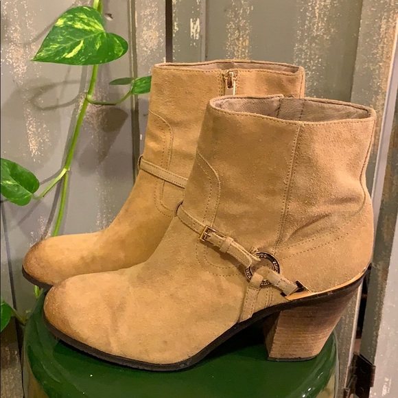Vince Camuto camel colour ankle leather bootie - Picture 3 of 13